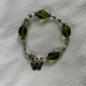 Green beaded bracelet (THRIFTED/VINTAGE) Original price/brand unknown.